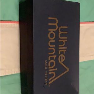 Brand new made in Italy White Mountain sandals